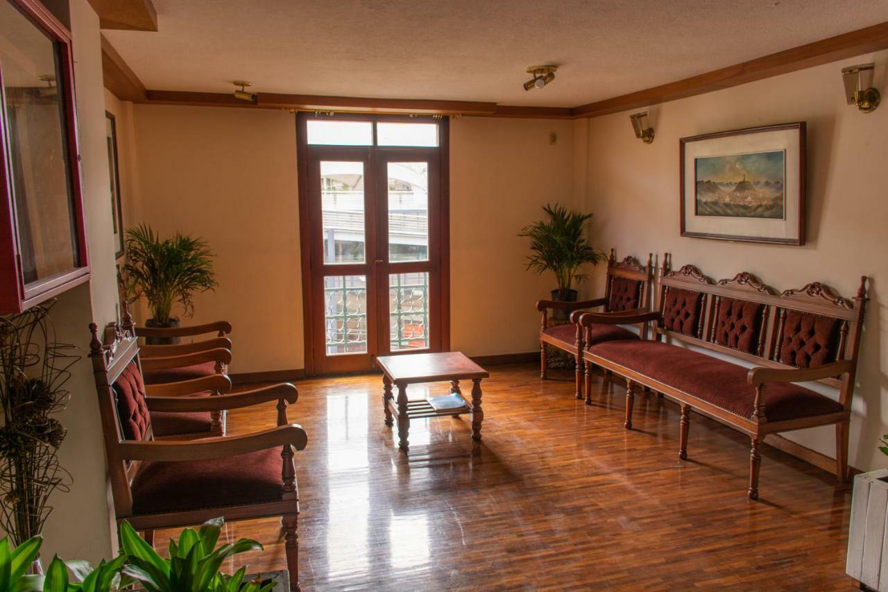 Hotel Cumanda Alfaro Exterior photo